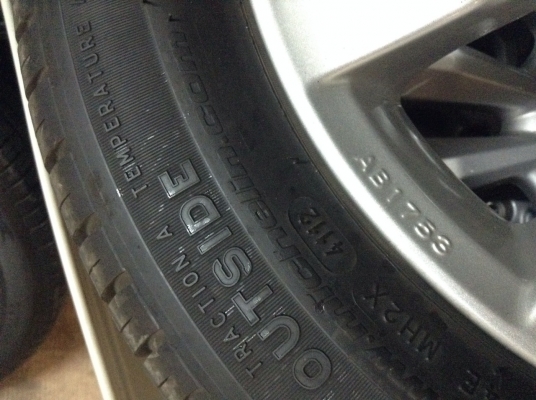 ขายแม็กhonda city 2012พร้อมยางมิชริน  รุ่นv ถูกๆ