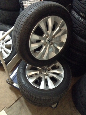 ขายแม็กhonda city 2012พร้อมยางมิชริน  รุ่นv ถูกๆ