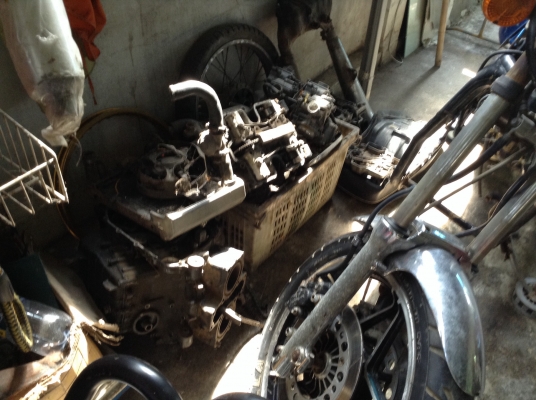 ขาย HONDA MAGNA 750cc เครื่องพัง ของครบ ทะเบียนแท้โอนขนส่ง พร้อมชุดโอนภาษี พรบ เต็มพึ่งต่อ สนใจเอาไปปั่นต่อได้เลยครับ (แค่ทะเบียนก็คุ้มแล้วครับ)