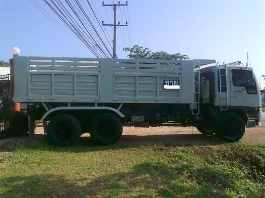 สิบล้อ HINO FM 3H รถปี 40 รถมีทะเบียนครบ ขายราคา 1,100,000 บาท.