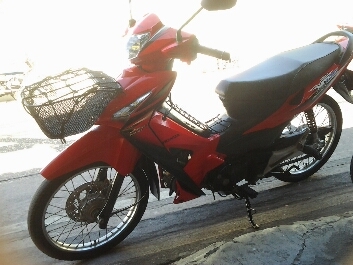 เวฟ125xปี50สตาทร์มือ