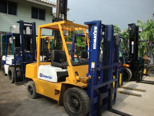 +++ขายรถโฟล์คลิฟท์ KOMATSU  FD25-10  เครื่องยนต์ดีเซล  เกียร์ธรรมดา  เสา 3 เมตร  งา 070  มม.  ยางตัน  *** รถนอกสภาพดี พร้อมใช้งาน  ราคา รายละเอียดคุยได้ครับ***