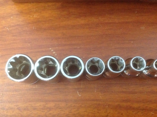 ขายลูกบล็อค Blue-Point 3/8" หัวเหลี่ยมพิเศษ เบอร์ E4-E20 ขายลูกบล็อค Blue-Point 3/8" หัวเหลี่ยมพิเศษ เบอร์ E4-E20