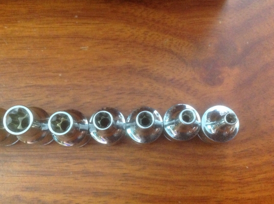 ขายลูกบล็อค Blue-Point 3/8" หัวเหลี่ยมพิเศษ เบอร์ E4-E20 ขายลูกบล็อค Blue-Point 3/8" หัวเหลี่ยมพิเศษ เบอร์ E4-E20