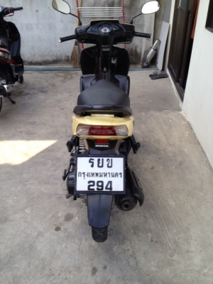 ขายHonda ClickPlay  สีเหลือง-เทา ล้อแม็ก ปี50