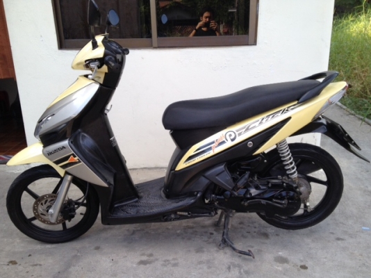 ขายHonda ClickPlay  สีเหลือง-เทา ล้อแม็ก ปี50