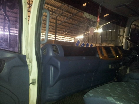 รถบรรทุก HINO 10 ล้อ ปี 47 ราคา 1,300,000 บ.