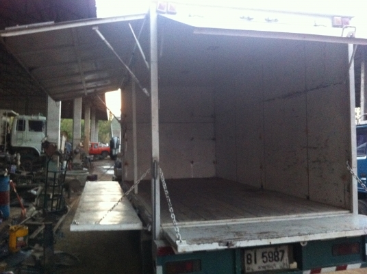 ISUZU NKR (หัวการ์ตูน) ตู้แห้งเปิดข้างได้ เครื่อง 4BE1 (110 แรงม้า) ซีสวยมากๆ ยางเต็ม แอร์เย็น ทะเบียนพร้อมโอน