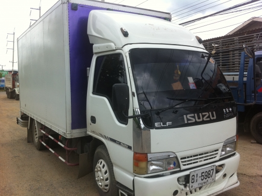 ISUZU NKR (หัวการ์ตูน) ตู้แห้งเปิดข้างได้ เครื่อง 4BE1 (110 แรงม้า) ซีสวยมากๆ ยางเต็ม แอร์เย็น ทะเบียนพร้อมโอน