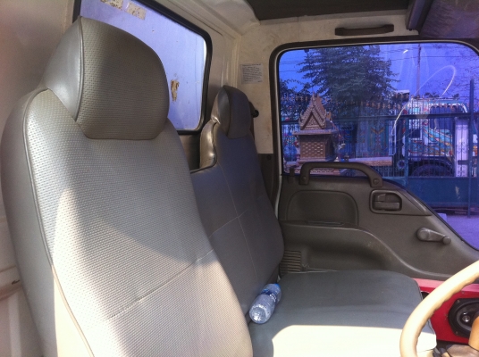 ISUZU NKR (หัวการ์ตูน) ตู้แห้งเปิดข้างได้ เครื่อง 4BE1 (110 แรงม้า) ซีสวยมากๆ ยางเต็ม แอร์เย็น ทะเบียนพร้อมโอน