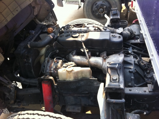 ISUZU NKR (หัวการ์ตูน) ตู้แห้งเปิดข้างได้ เครื่อง 4BE1 (110 แรงม้า) ซีสวยมากๆ ยางเต็ม แอร์เย็น ทะเบียนพร้อมโอน