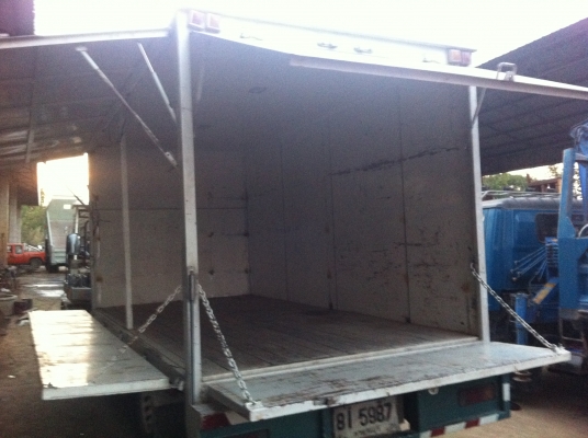 ISUZU NKR (หัวการ์ตูน) ตู้แห้งเปิดข้างได้ เครื่อง 4BE1 (110 แรงม้า) ซีสวยมากๆ ยางเต็ม แอร์เย็น ทะเบียนพร้อมโอน