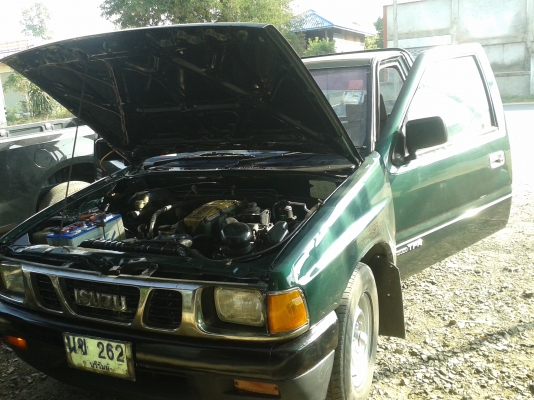 รถกระบะisuzu2500รถสวยพร้อมใช้เครื่องดีแอร์เย็นสวยครับ