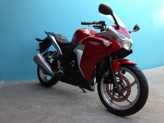 Honda CBR250i ราคา 68,000 บาท Honda CBR250i ราคา 68,000 บาท