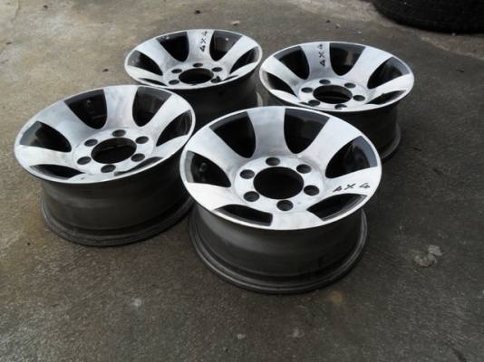 ขายล้อแม็กซ์ ขอบ14นิ้ว 6รู139 (มี4 วง)ราคารวม 2900 บาท ไม่แตก ไม่ดุ้ง  ใส่รถกระบะ หรือ ออฟโรด ที่ล้อ 6รูได้เกือบทุกรุ่นTel. 092-9351644