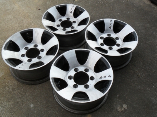 ขายล้อแม็กซ์ ขอบ14นิ้ว 6รู139 (มี4 วง)ราคารวม 2900 บาท ไม่แตก ไม่ดุ้ง  ใส่รถกระบะ หรือ ออฟโรด ที่ล้อ 6รูได้เกือบทุกรุ่นTel. 092-9351644