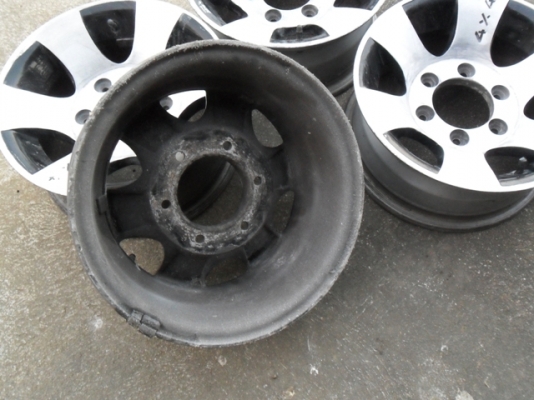 ขายล้อแม็กซ์ ขอบ14นิ้ว 6รู139 (มี4 วง)ราคารวม 2900 บาท ไม่แตก ไม่ดุ้ง  ใส่รถกระบะ หรือ ออฟโรด ที่ล้อ 6รูได้เกือบทุกรุ่นTel. 092-9351644