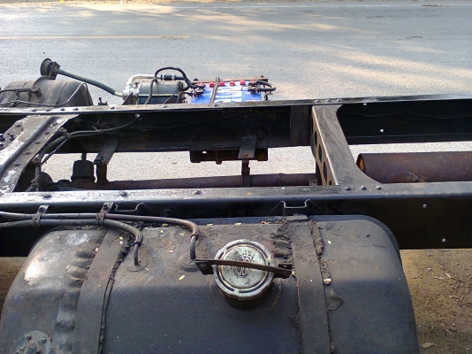 ขายไปจสุราษฏร์ธานีเดินทางบ่ายวัน21มค.แล้วครับขอบคุณทีมงานturck2handให้พื้นที่ไม่มีขีดจำกัดขอบคุณทุกสายครับหกล้อfb117wo4dรถแท้ห้างช่วงยาวเอกสารพร้อมโอนสภาพสวยไม่มีที่ติ