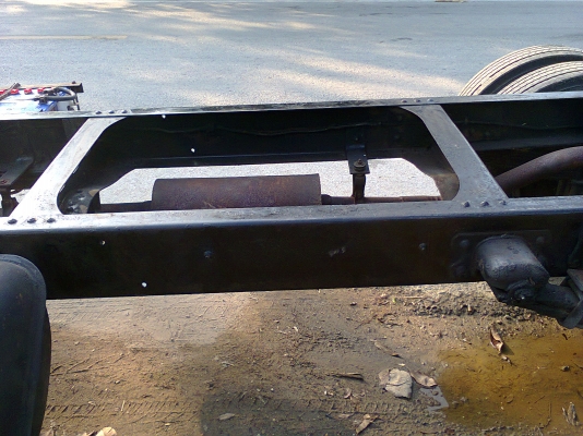 ขายไปจสุราษฏร์ธานีเดินทางบ่ายวัน21มค.แล้วครับขอบคุณทีมงานturck2handให้พื้นที่ไม่มีขีดจำกัดขอบคุณทุกสายครับหกล้อfb117wo4dรถแท้ห้างช่วงยาวเอกสารพร้อมโอนสภาพสวยไม่มีที่ติ