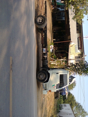 ขายไปจสุราษฏร์ธานีเดินทางบ่ายวัน21มค.แล้วครับขอบคุณทีมงานturck2handให้พื้นที่ไม่มีขีดจำกัดขอบคุณทุกสายครับหกล้อfb117wo4dรถแท้ห้างช่วงยาวเอกสารพร้อมโอนสภาพสวยไม่มีที่ติ