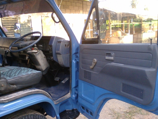 ขาย6ล้อดั้มNPR115 เครื่อง4BD1 เกียร์สั้น ห้างแท้ แน้นได้ 300000 คับเครื่องดีไม่มีไอ คัดซีสวยกิ๊บไม่ปะไม่ดาม รถบ้านแท้พร้อมใช้งาน