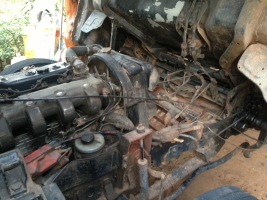 ขายรถอีซูซุ 6 ล้อNPRเครื่องดี 4BD1-115แรงม้า รถสภาพสวยเต็มสูตรพร้อมใช้งาน  6 น๊อต F หน้า F หลัง ยาง 825-16  เกียร์ร็อคกี้ 6 เกียร์เข้าง่าย เครื่องดี 4BD1  กระบะสวย คัสชีสวย เกียร์ร็อคกี้ 6 เกียร์เข้าง่าย  สภาพสวยพร้อมใช้งาน ราคา 435,000 บาท โทร 081-997297