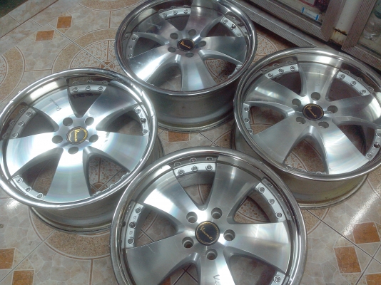 ขายแม็ก18 5/114.3กว้าง8 สวยเดิม ราคาถูก ไม่คดไม่ดุ้ง et 45  6500