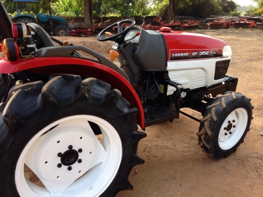 ยันร์ม่า EF352T4WD 2 เพลา ตัวเปล่าถูกๆพร้อมใช้งาน