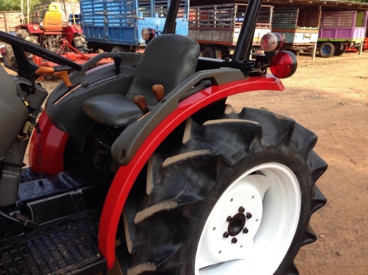 ยันร์ม่า EF352T4WD 2 เพลา ตัวเปล่าถูกๆพร้อมใช้งาน