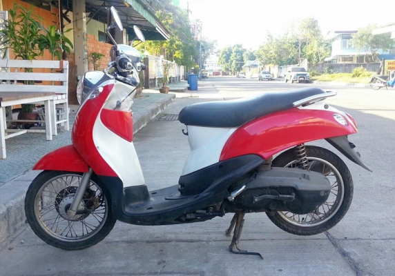 Yamaha Fino สีแดง-ขาว..เดิมๆขายถูกๆ