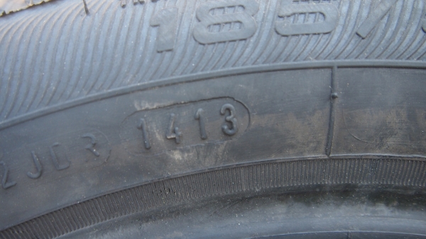 ขายยาง 185/55R15 good year ปี10/13 ปนกัน 3000 บาทครับ ดอกตูมๆเลยครับ ใช้ได้อีกนาน