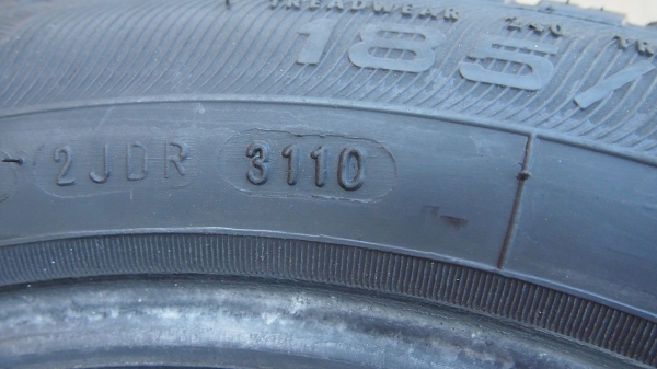 ขายยาง 185/55R15 good year ปี10/13 ปนกัน 3000 บาทครับ ดอกตูมๆเลยครับ ใช้ได้อีกนาน