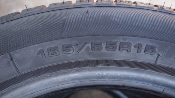 ขายยาง 185/55R15 good year ปี10/13 ปนกัน 3000 บาทครับ ดอกตูมๆเลยครับ ใช้ได้อีกนาน