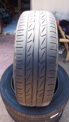 ขายยาง 185/60R15 bridge stone ปี/11/09 ปนกัน 2300 บาทครับ ดอกยังใช้ได้ครับ