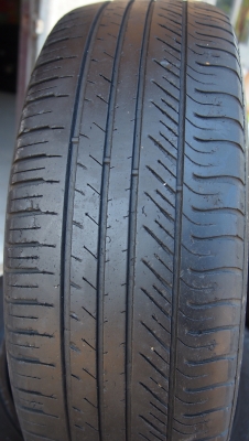 ขายยาง 185/65R14 michelin ปี 10/11 ปนกัน 2500 บาทครับ ดอกยังใช้ได้อีกนานครับ