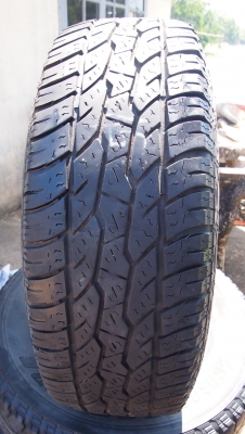 ขายยาง 255/70R15 bridge stone 1คู่  maxxis 1คู่  ปี  07/10  3000 บาทครับ ดอกยังใช้ได้ครับ