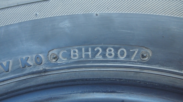 ขายยาง 255/70R15 bridge stone 1คู่  maxxis 1คู่  ปี  07/10  3000 บาทครับ ดอกยังใช้ได้ครับ