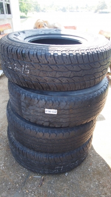 ขายยาง 255/70R15 bridge stone 1คู่  maxxis 1คู่  ปี  07/10  3000 บาทครับ ดอกยังใช้ได้ครับ
