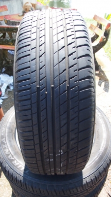 ขายยาง 215/60R16 bridge stone ปี 09  3200 บาทครับ ดอกสวยๆเลยครับ ใช้ได้อีกนานครับ