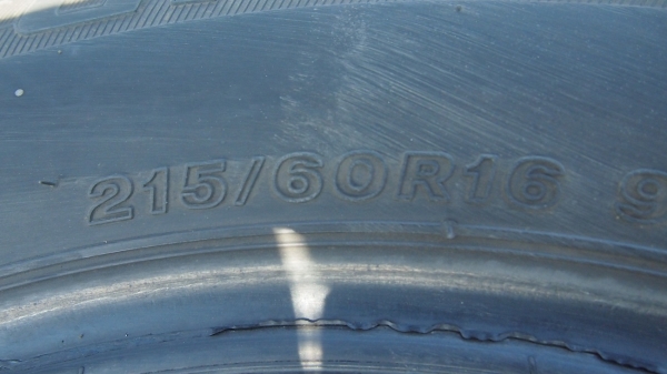 ขายยาง 215/60R16 bridge stone ปี 09  3200 บาทครับ ดอกสวยๆเลยครับ ใช้ได้อีกนานครับ