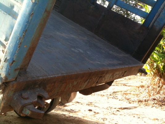 ขายรถดั้ม 6 ล้อ ไดฮัทสุ เครื่องโตโยต้า 85 แรง เครื่องซื้อลิขสิทธิ์ติดตัวรถมาต้ังแต่เกิดไม่ได้มาเปลี่ยนเครื่องใหม่นะครับ ทะเบียน ม.79