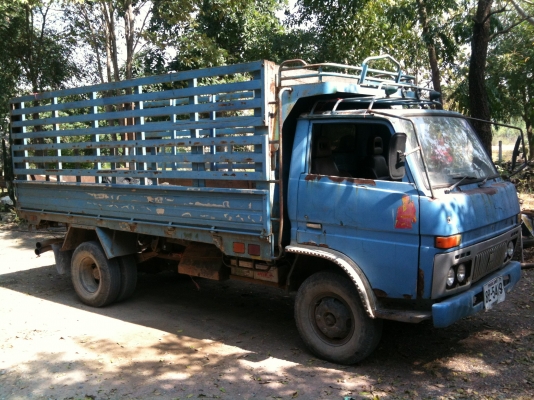 ขายรถดั้ม 6 ล้อ ไดฮัทสุ เครื่องโตโยต้า 85 แรง เครื่องซื้อลิขสิทธิ์ติดตัวรถมาต้ังแต่เกิดไม่ได้มาเปลี่ยนเครื่องใหม่นะครับ ทะเบียน ม.79