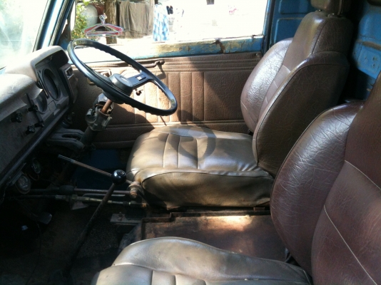 ขายรถดั้ม 6 ล้อ ไดฮัทสุ เครื่องโตโยต้า 85 แรง เครื่องซื้อลิขสิทธิ์ติดตัวรถมาต้ังแต่เกิดไม่ได้มาเปลี่ยนเครื่องใหม่นะครับ ทะเบียน ม.79