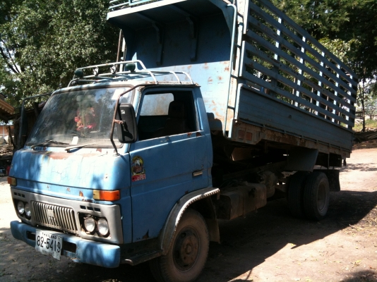 ขายรถดั้ม 6 ล้อ ไดฮัทสุ เครื่องโตโยต้า 85 แรง เครื่องซื้อลิขสิทธิ์ติดตัวรถมาต้ังแต่เกิดไม่ได้มาเปลี่ยนเครื่องใหม่นะครับ ทะเบียน ม.79