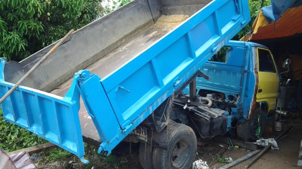 รถดั้ม ISUZU TL 85แรง สภาพใช้งานได้ เครื่องดี แคชซีมีผุ