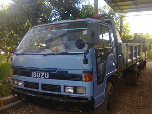 ขาย 6 ล้อ  ISUZU NPR เครื่อง 115 แรงดั้ม