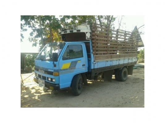 ขายISUZU NKR 110แรง เครื่องดี แคชซีสวย เอกสารพร้อมโอน