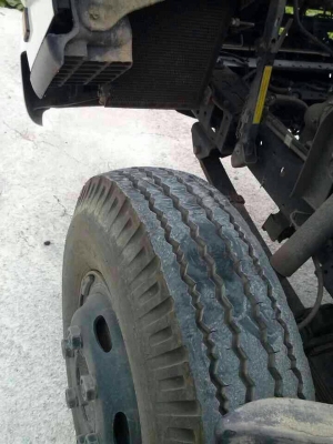 รถอีซูซุ 6 ล้อ ตู้แห้ง NQR 175 แรงม้า. ปี 50  สนใจติดต่อ 081 - 6079515