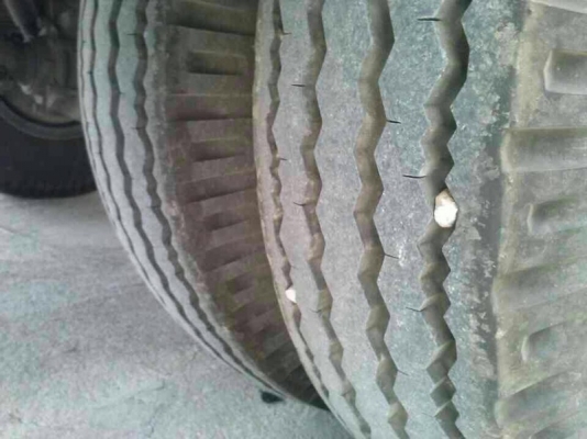 รถอีซูซุ 6 ล้อ ตู้แห้ง NQR 175 แรงม้า. ปี 50  สนใจติดต่อ 081 - 6079515