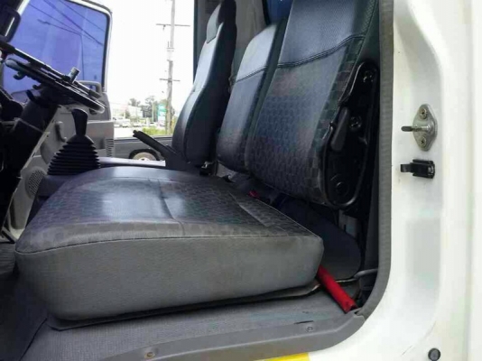 รถอีซูซุ 6 ล้อ ตู้แห้ง NQR 175 แรงม้า. ปี 50  สนใจติดต่อ 081 - 6079515